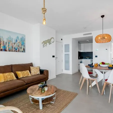 H&m Con Padel, Piscina Y Vistas Al Mar Apartamento *