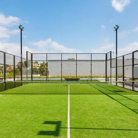 H&m Con Padel, Piscina Y Vistas Al Mar