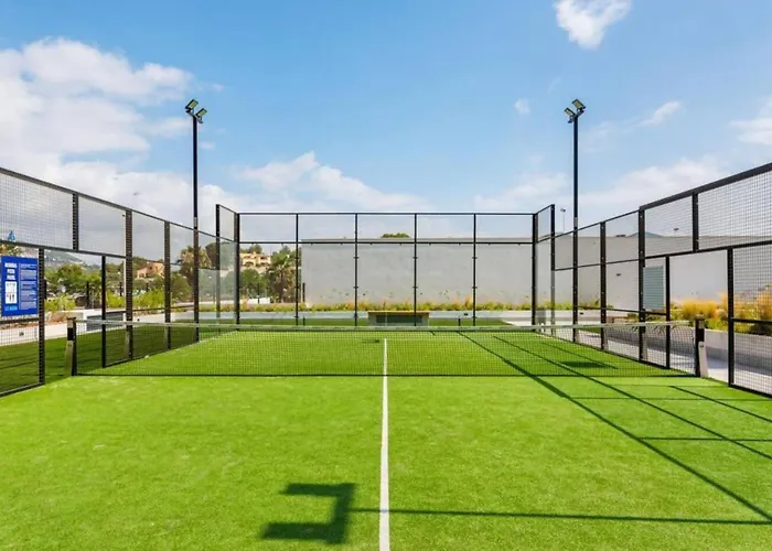 H&m Con Padel, Piscina Y Vistas Al Mar